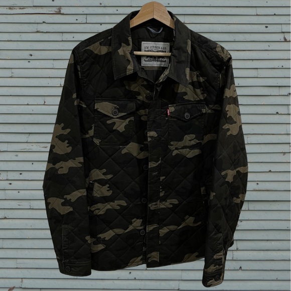 Levi's Other - NWOT Mens Levi's Camo Quilted Jacket